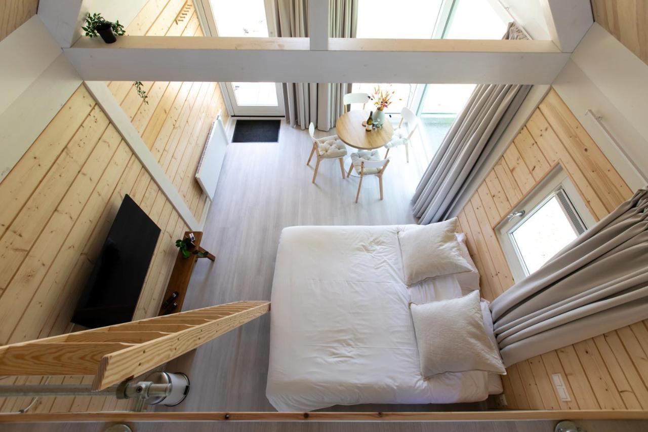 ドックムTiny House - Optioneel Met Hottubアパートメント エクステリア 写真
