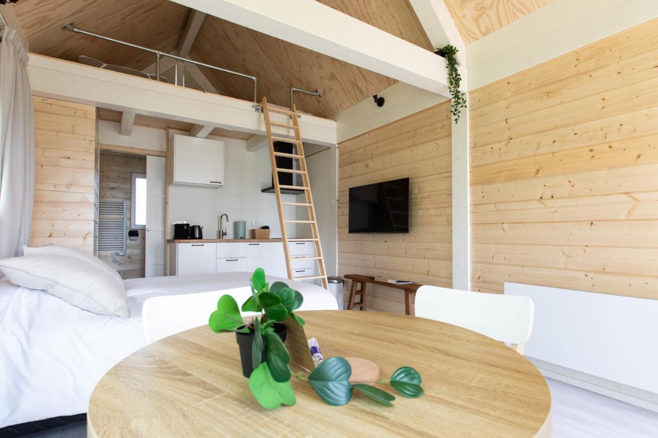 ドックムTiny House - Optioneel Met Hottubアパートメント エクステリア 写真